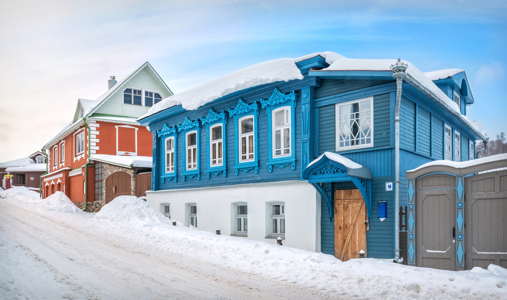 Plyos,,russia, ,02.04.2021.,wooden,blue,house,on,nikolskaya,street