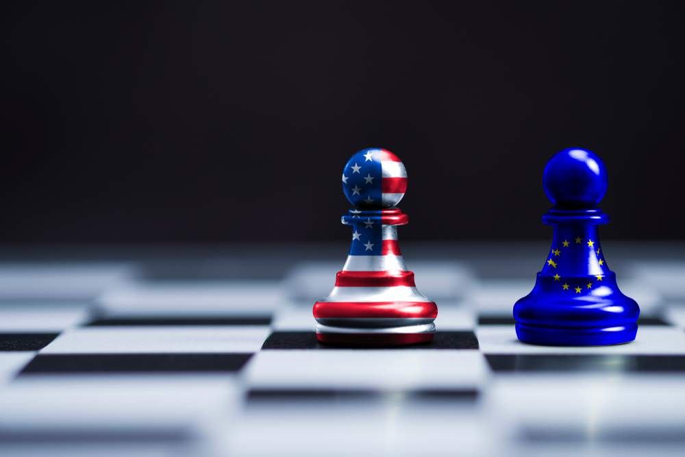 Usa,flag,and,eu,flag,print,screen,on,two,pawn