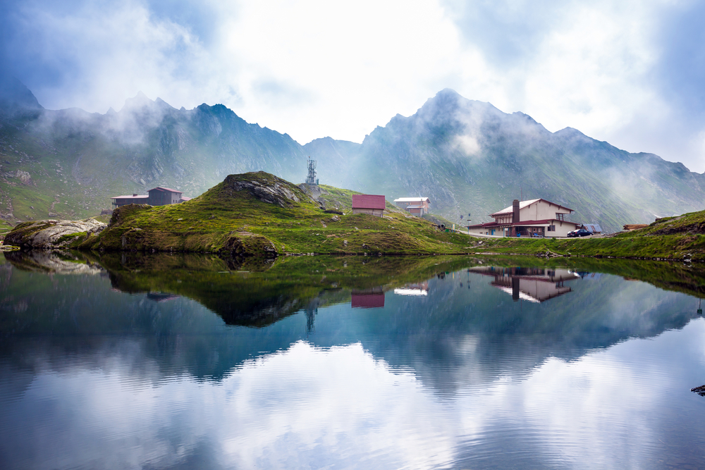 Balea,lake,,romania, ,june,24,,2012:,idyllic,view,with
